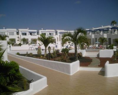 South facing 1 bedroom apartment with sea views