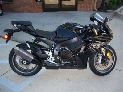 FOR SELL SUZUKI BRAND NEW.....2011 SUZUKI GSXR750 