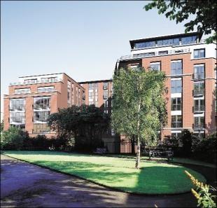 3Bed 3Bath (City Centre � NG1 1GH) Fully Furnished Flat with Parking (�975pm)