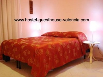 Valencia hostels-hostel-guesthouse-valencia.com �book cheap hostels in Valencia 12.50 Euro