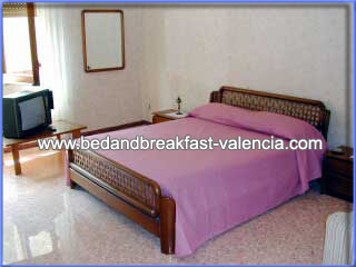 Welcome to bedandbreakfast-valencia.com - discount bed and breakfast 13 Euro
