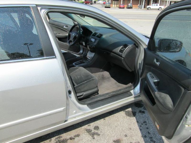 2006 Honda Accord EX V-6 sedan $4000