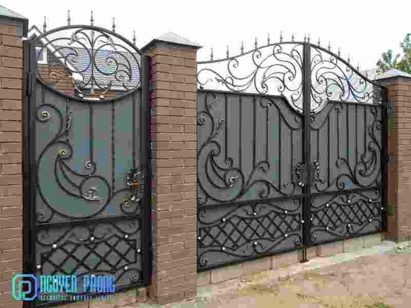 Swing wrought iron entry gates manufacturer