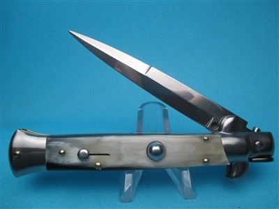 Beautifully Crafted and Premium Branded Stiletto Switchblades