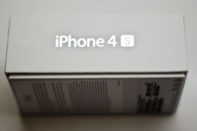 Brand New Apple Iphone 4S (buy 2 get 1 free) Skype: simplestoreltd1