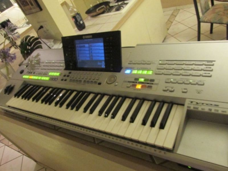 Selling New: Korg Kronos x 88 Keyboard Synthesizer Workstation (88-Key).....