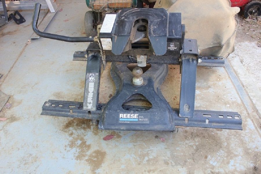 5Th Wheel Reese Hitch and Husky Gooseneck Hitch for Fifth ...