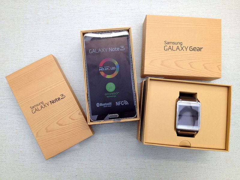   Apple iphone 5 64gb Samsung galaxy s5 Nokia lumia 920 Black berry z10 and q10