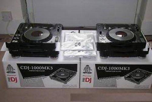 BRAND NEW SET OF 2x Pioneer CDJ-2000 Nexus & 1x PIONEER DJM-900 Nexus at 3000 EUR