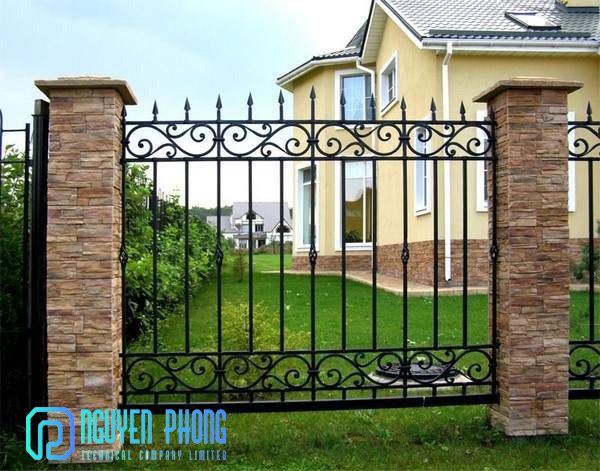 Custom High-end Wrought Iron Fence Panels